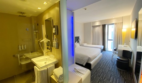 Accesible Hotel image