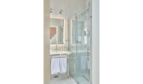 Walk in shower