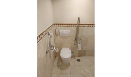 Luxury accessible hotel image