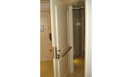 Wheelchair friendly beach hotel image