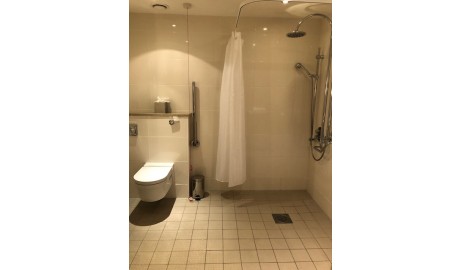 Accessible 4 star hotel image
