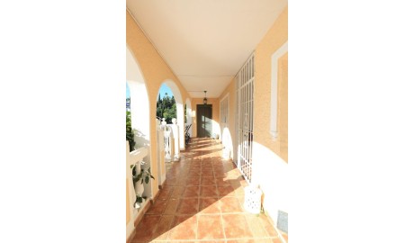 Spacious Accessible Villa image