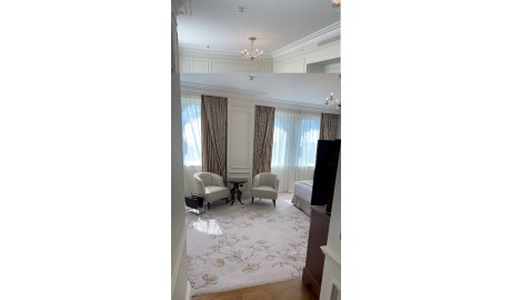 Luxurious London Hotel image