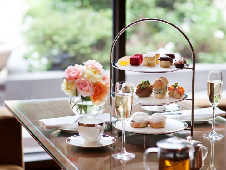 Luxury 5-Star Hotel Card image