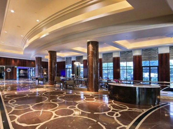 Luxury 5-Star Hotel Card image