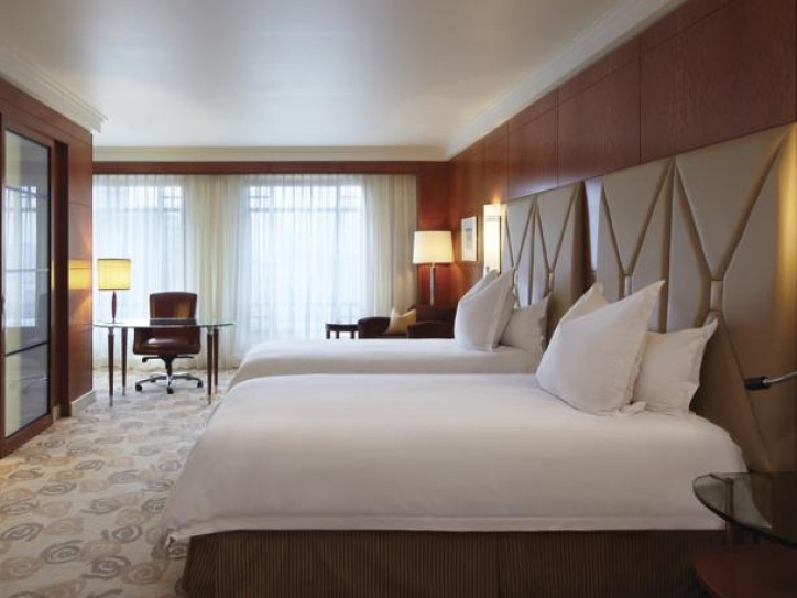 Luxury 5-Star Hotel Card image