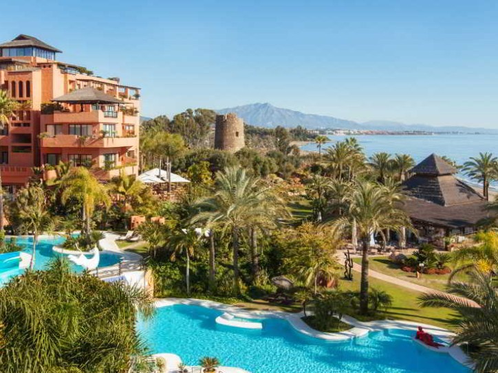 Luxury accessible hotel Card image