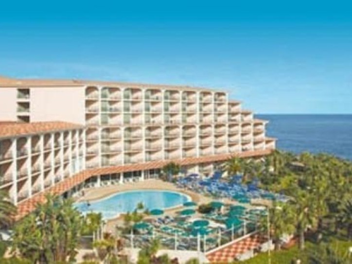 Wheelchair friendly beach hotel Card image