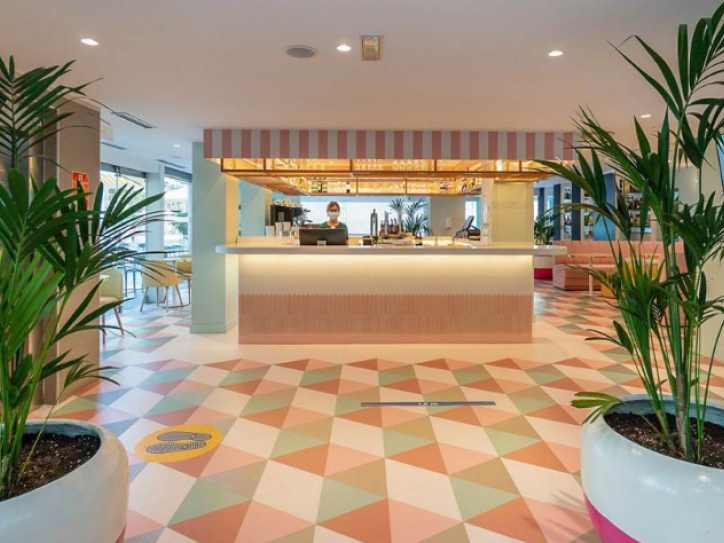 Wheelchair friendly beach hotel Card image