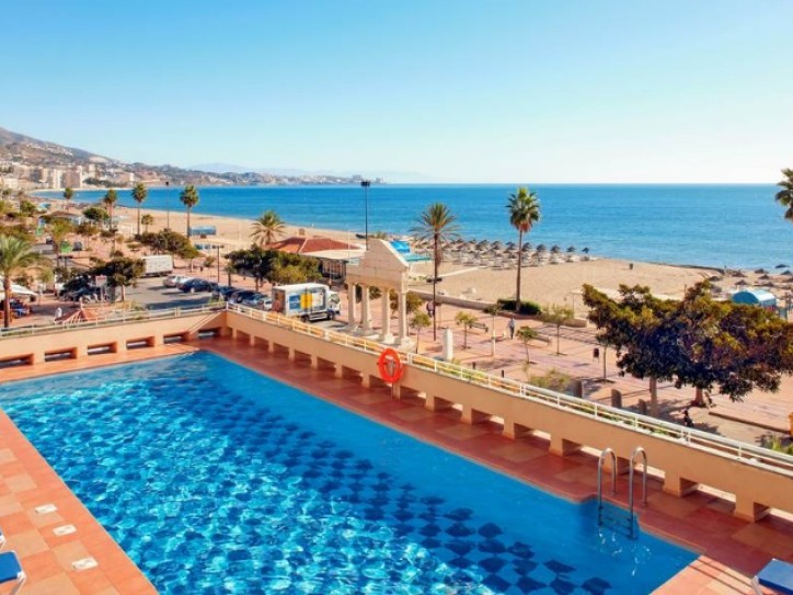Wheelchair friendly beach hotel Card image