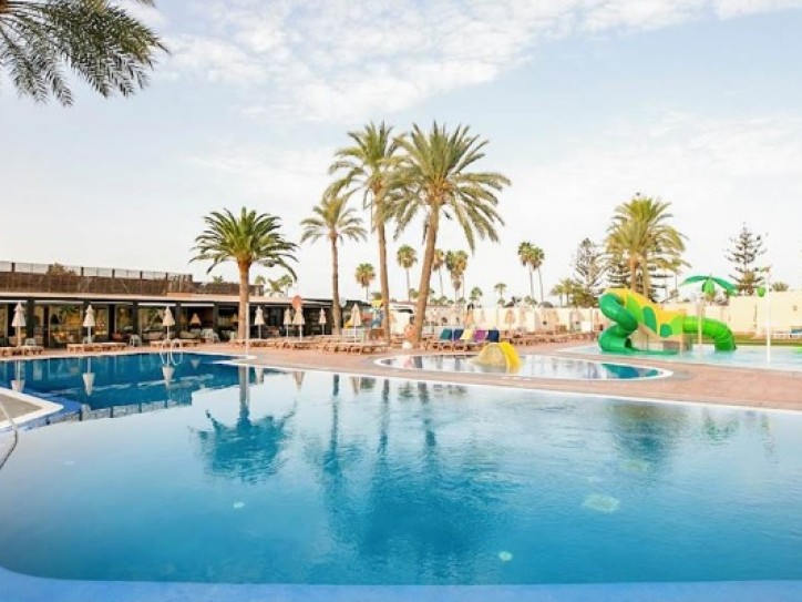 Wheelchair friendly beach hotel Card image