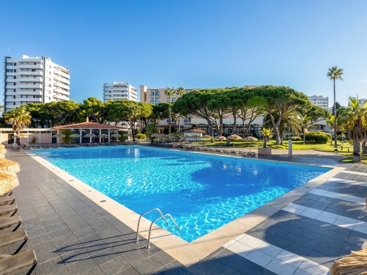 Wheelchair friendly beach hotel Card image
