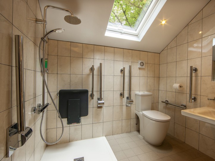 Luxurious detached lodge Card image