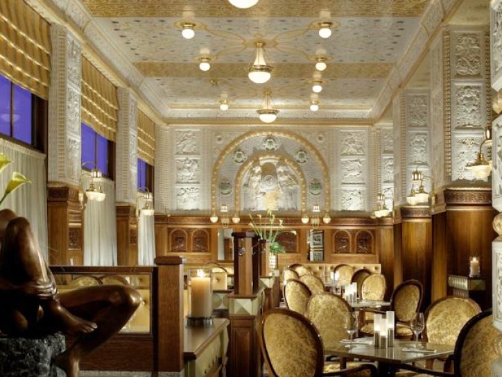 Accessible Luxury Hotel Card image