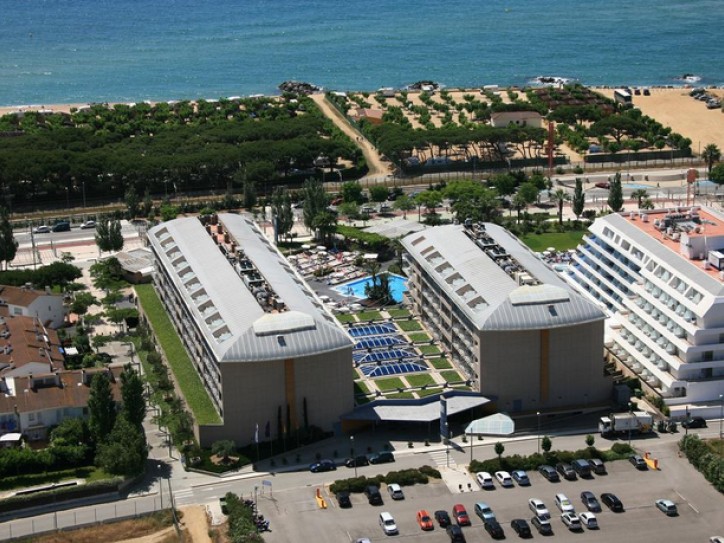 Wheelchair-Friendly Beach Hotel Card image