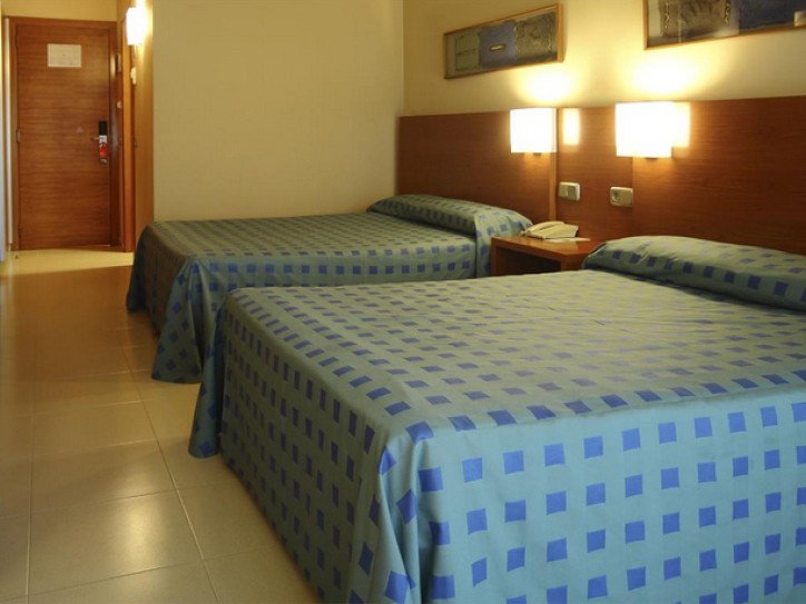 Wheelchair-Friendly Beach Hotel Card image