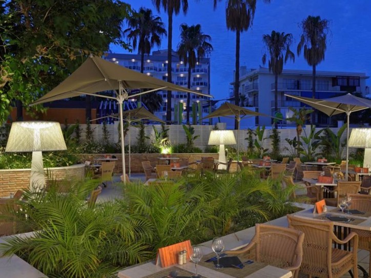 Wheelchair friendly beach hotel Card image