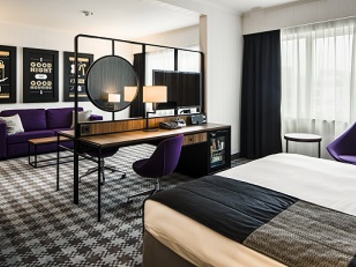 Luxury 5 star hotel Card image