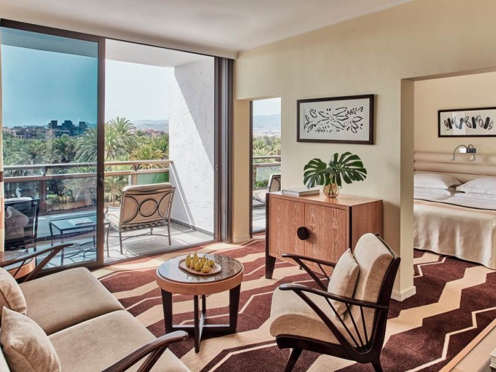 Luxury 5 star hotel Card image