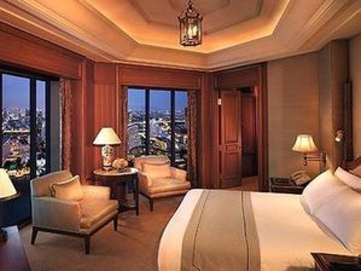 Luxury 5 star hotel Card image