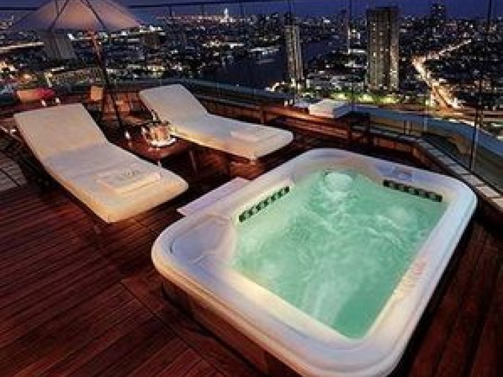 Luxury 5 star hotel Card image