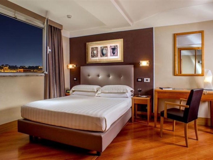 Accessible Hotel near Vatican City Card image