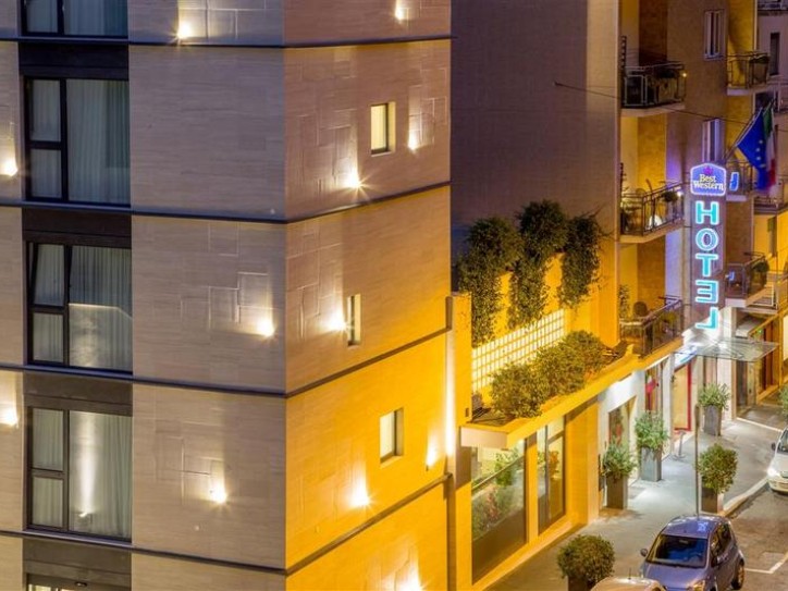 Accessible Hotel near Vatican City Card image