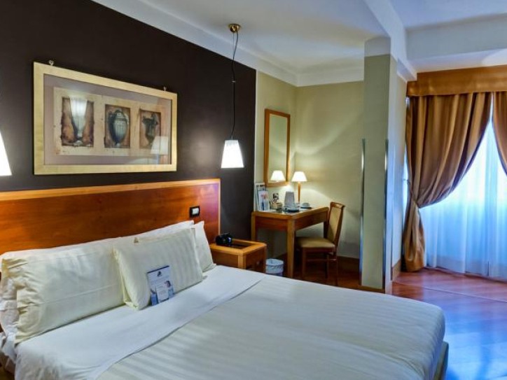 Accessible Hotel near Vatican City Card image