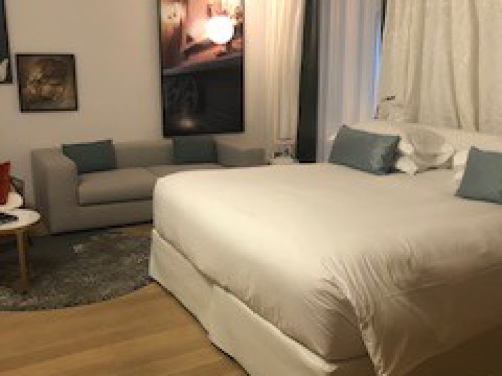 Luxury 5-Star Hotel Card image