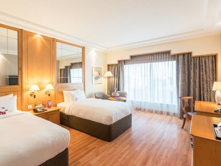 Luxury 5-Star Hotel Card image