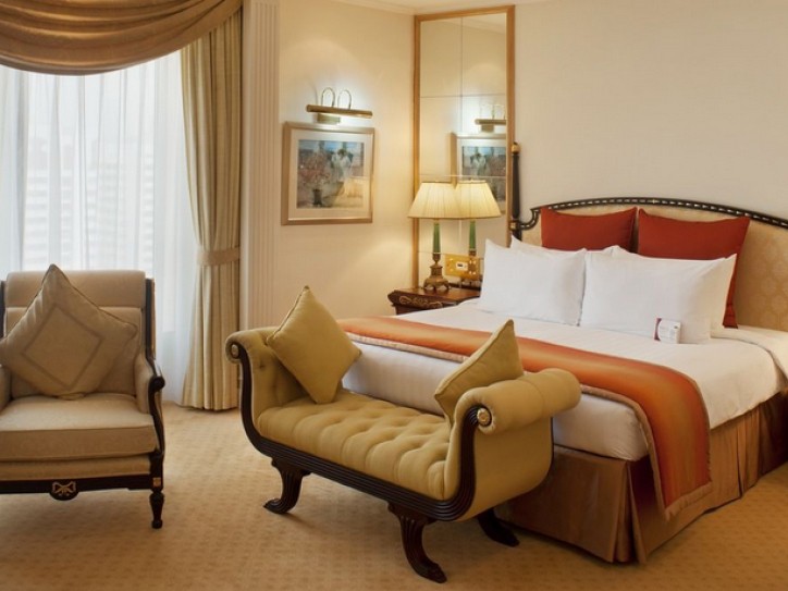 Luxury 5-Star Hotel Card image