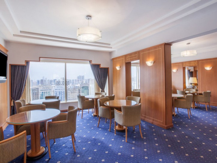 Luxury 5-Star Hotel Card image