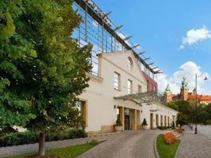Luxury 5 star hotel Card image