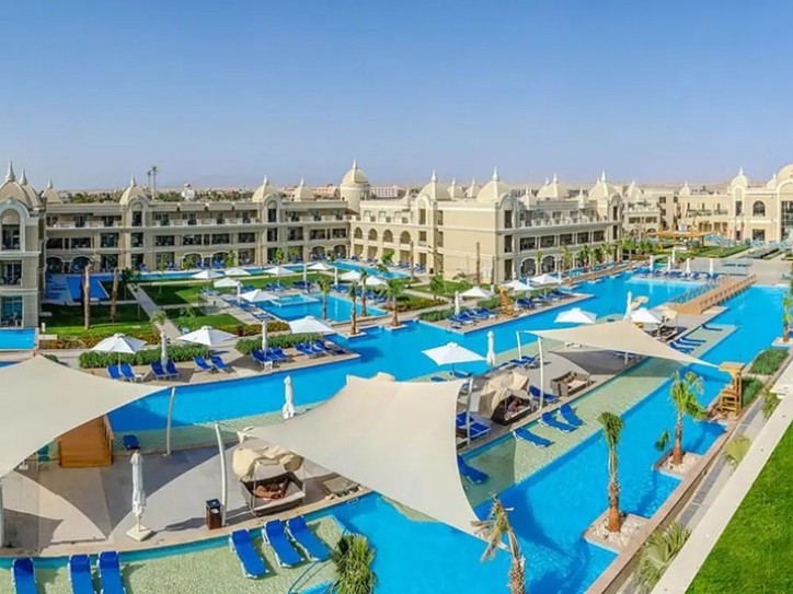 Family Fun Hotel Card image