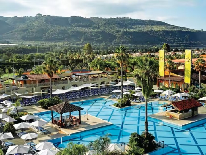 Accessible Family Friendly hotel Card image