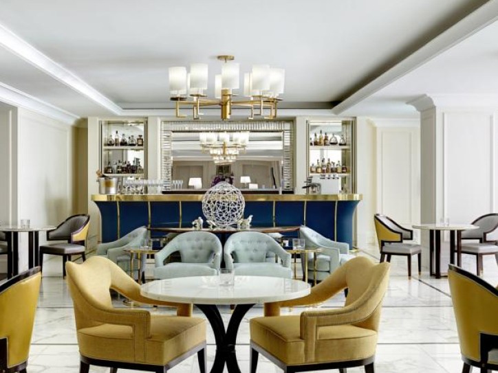 Luxury 5 star hotel Card image