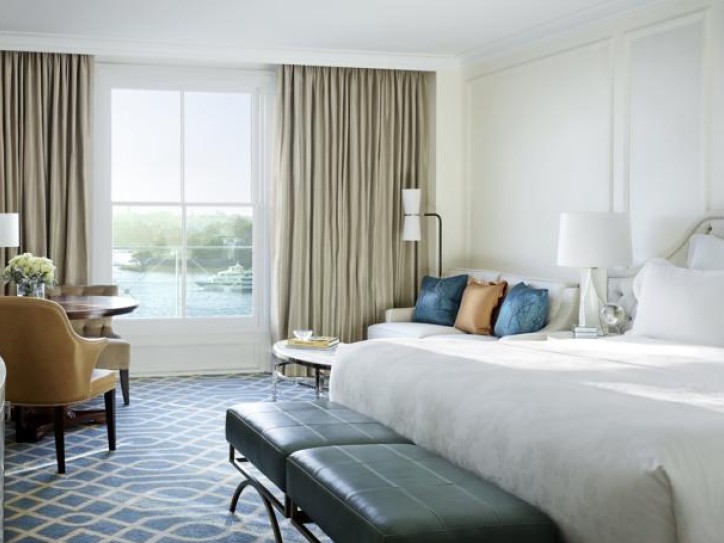 Luxury 5 star hotel Card image