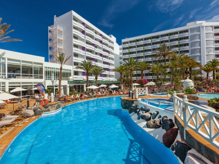 Wheelchair-friendly beach hotel Card image