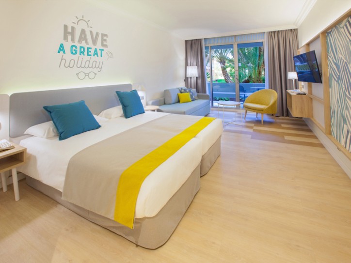 Wheelchair-friendly beach hotel Card image