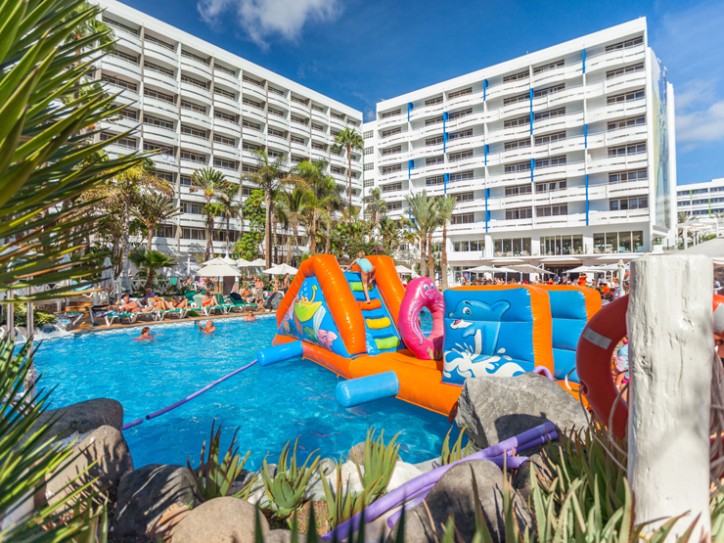 Wheelchair-friendly beach hotel Card image