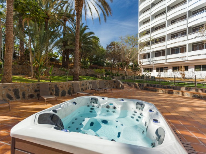 Wheelchair-friendly beach hotel Card image