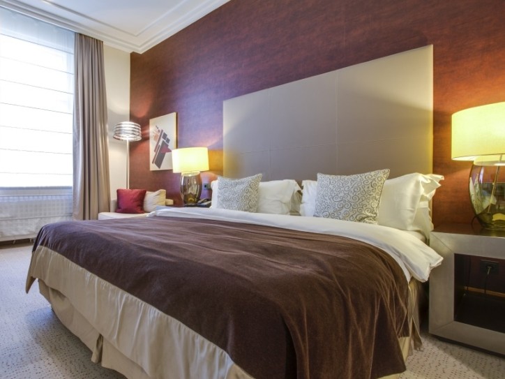 Luxury 5 star hotel Card image