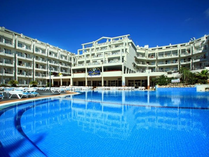Wheelchair friendly beach hotel Card image