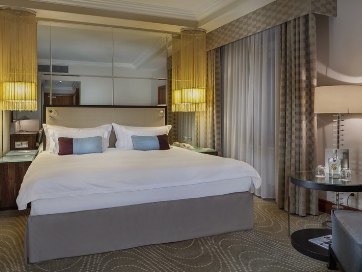 Luxury Hotel Card image