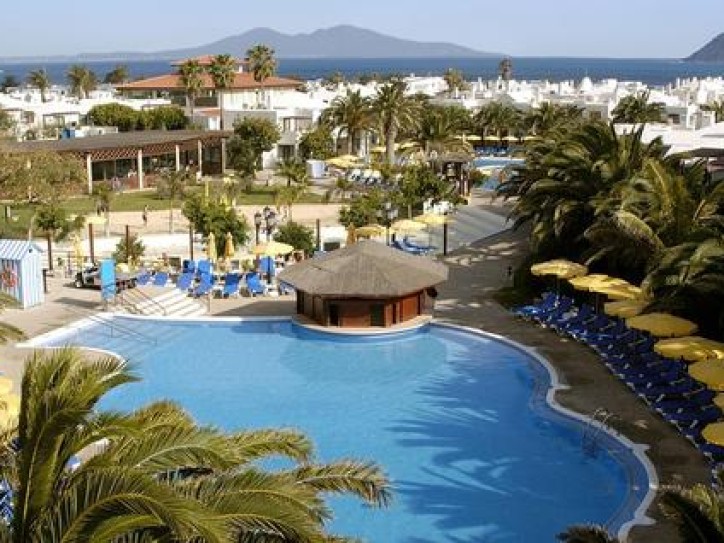 Wheelchair friendly beach hotel Card image