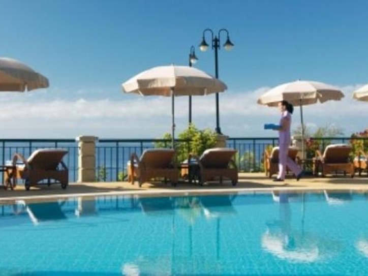 Accessible hotel in Funchal Card image