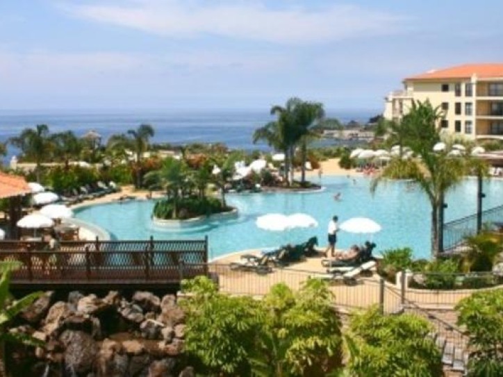 Accessible Beach Hotel in Funchal Card image