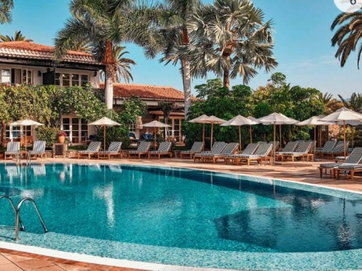 Boutique Hotel Card image