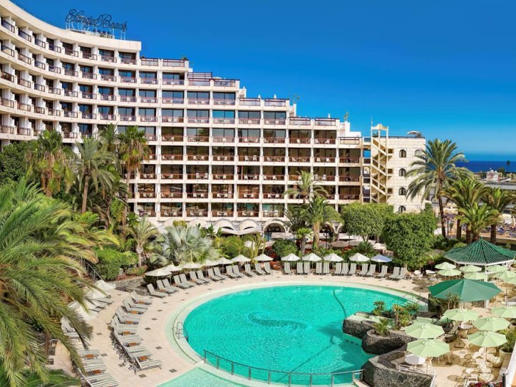 Wheelchair friendly beach hotel Card image