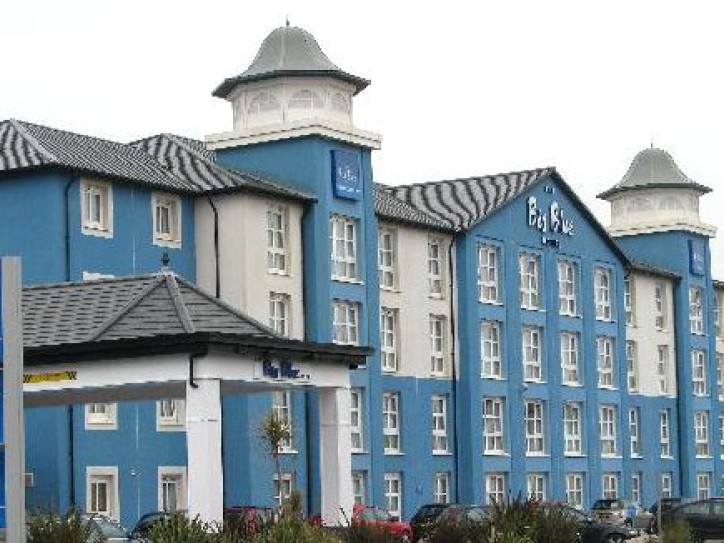 Modern hotel Card image